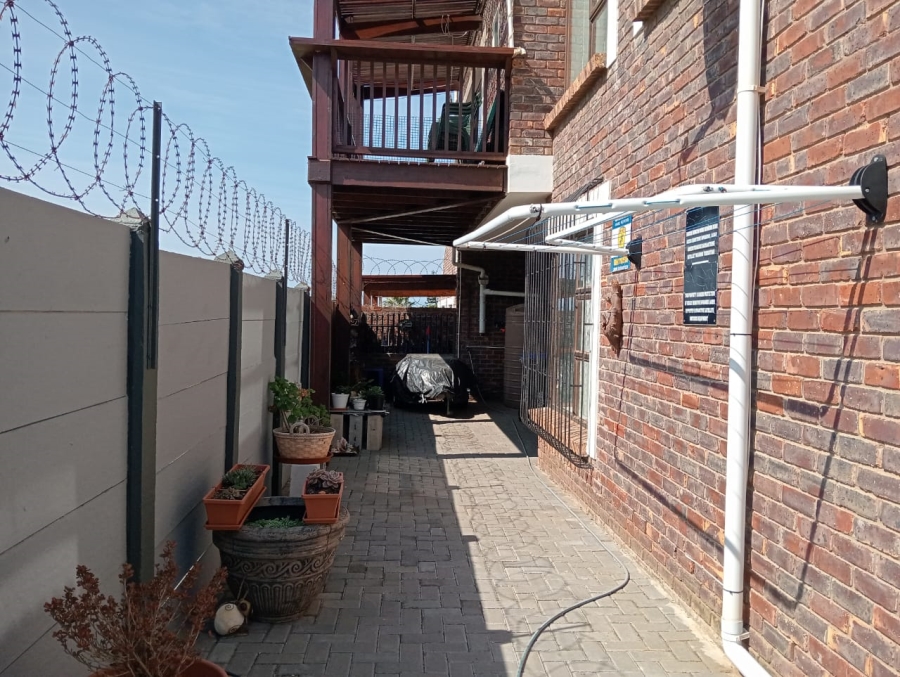 3 Bedroom Property for Sale in C Place Eastern Cape